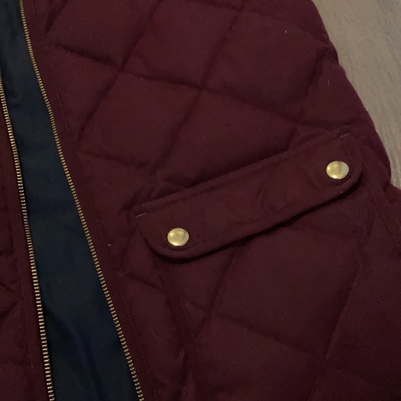 Maroon vest with navy lining and gold details - Picture 4 of 5
